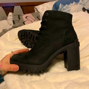 Timberland heels sz 7 worn once to big for me I have original box as well